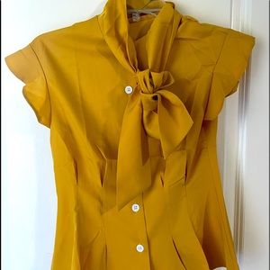 Retro stage women’s size small button up blouse